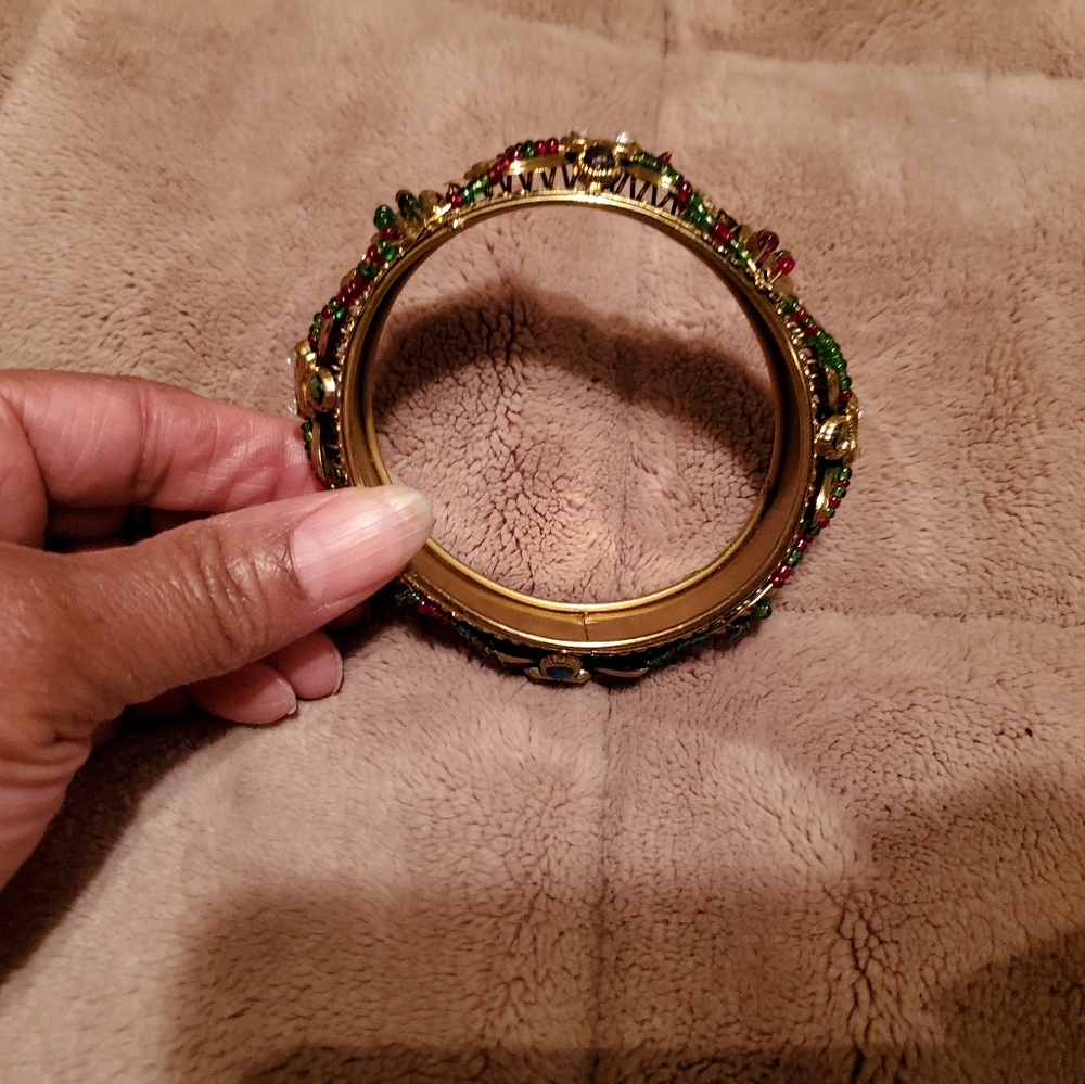 Bracelets - Picture 6 of 6